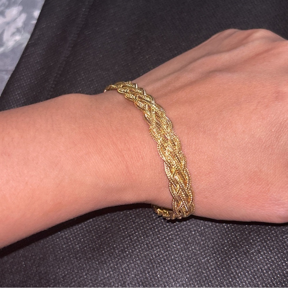 Elegant Gold Bracelet for Women